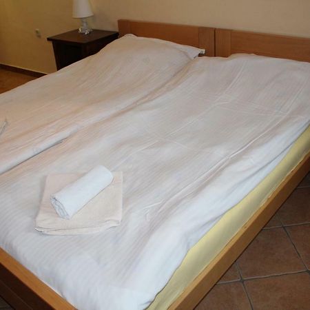 Prenociste "Magnus" Bed & Breakfast Славонски брод Екстериор снимка