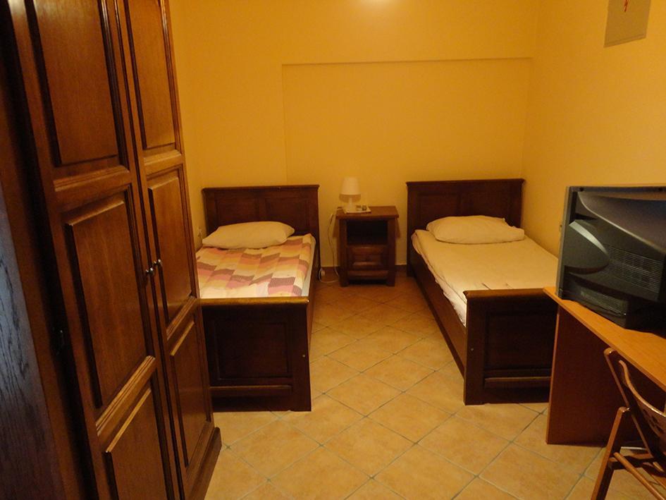 Prenociste "Magnus" Bed & Breakfast Славонски брод Екстериор снимка