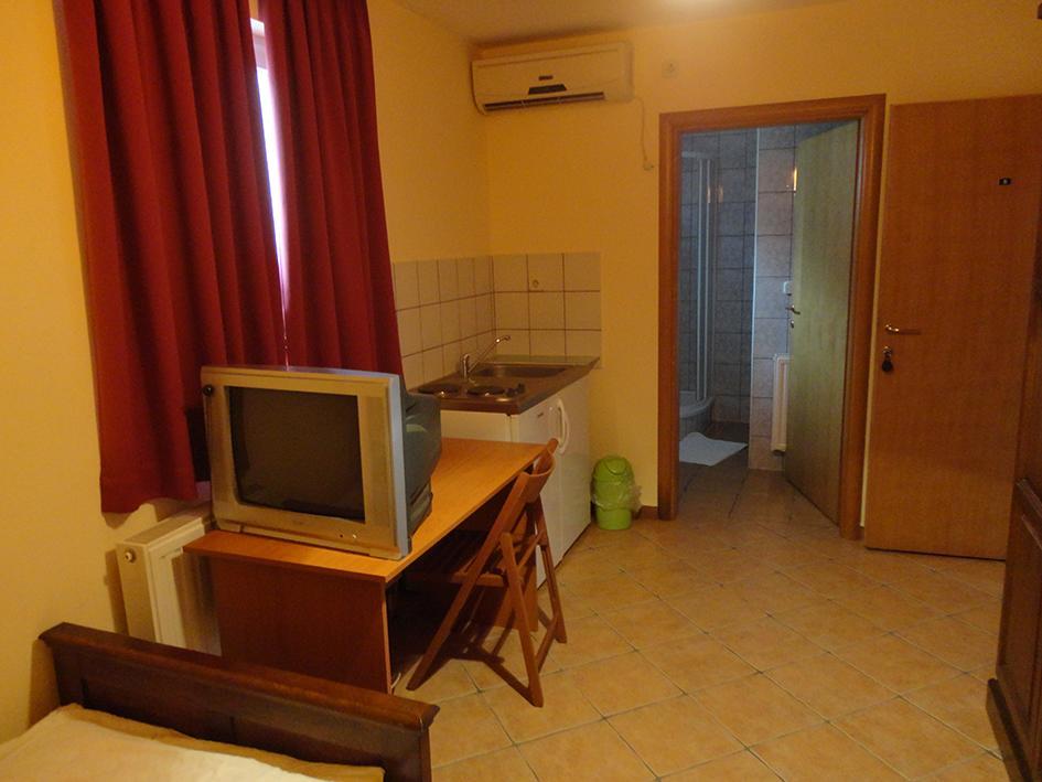Prenociste "Magnus" Bed & Breakfast Славонски брод Екстериор снимка