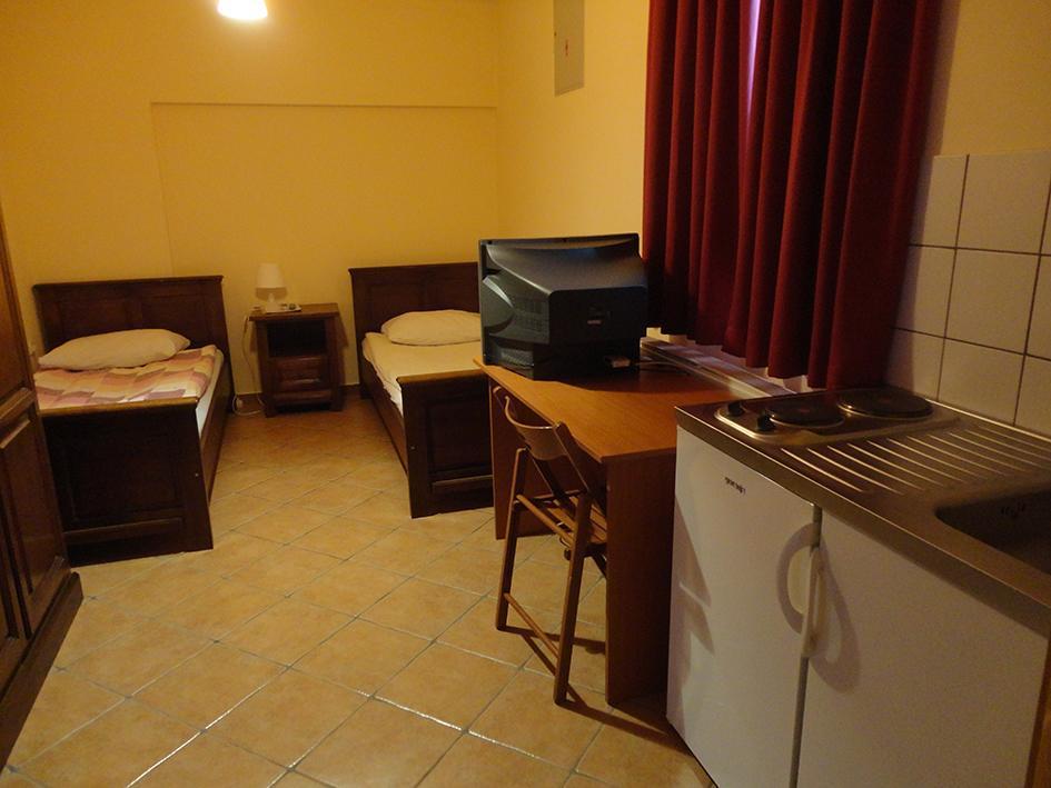 Prenociste "Magnus" Bed & Breakfast Славонски брод Екстериор снимка
