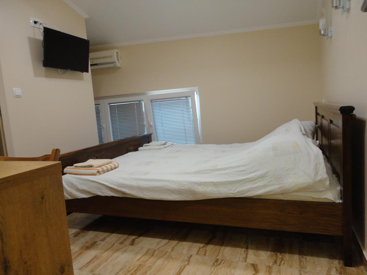 Prenociste "Magnus" Bed & Breakfast Славонски брод Екстериор снимка