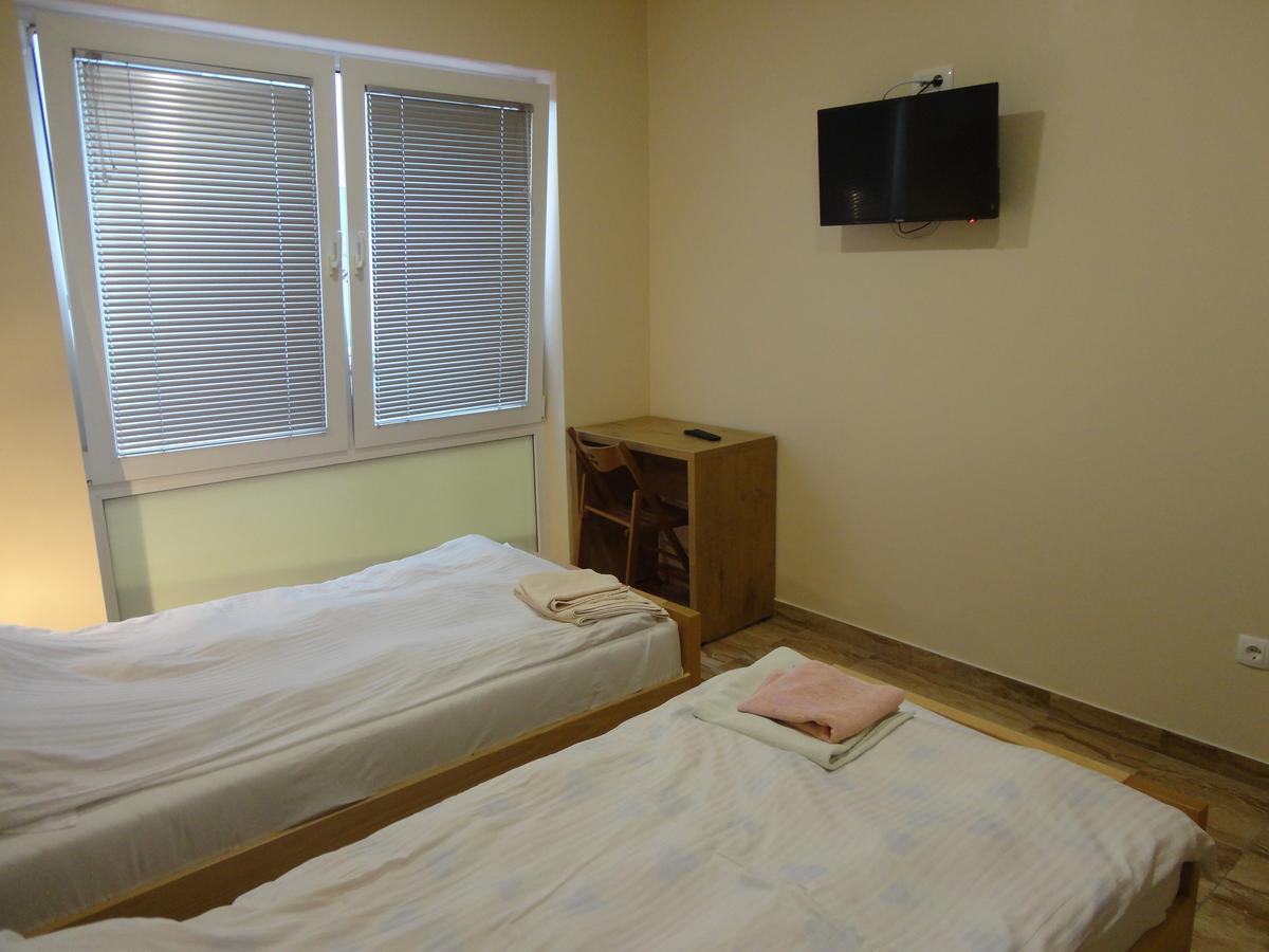 Prenociste "Magnus" Bed & Breakfast Славонски брод Екстериор снимка