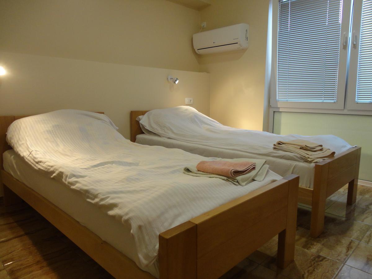 Prenociste "Magnus" Bed & Breakfast Славонски брод Екстериор снимка