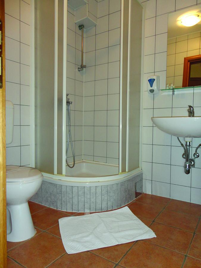 Prenociste "Magnus" Bed & Breakfast Славонски брод Екстериор снимка