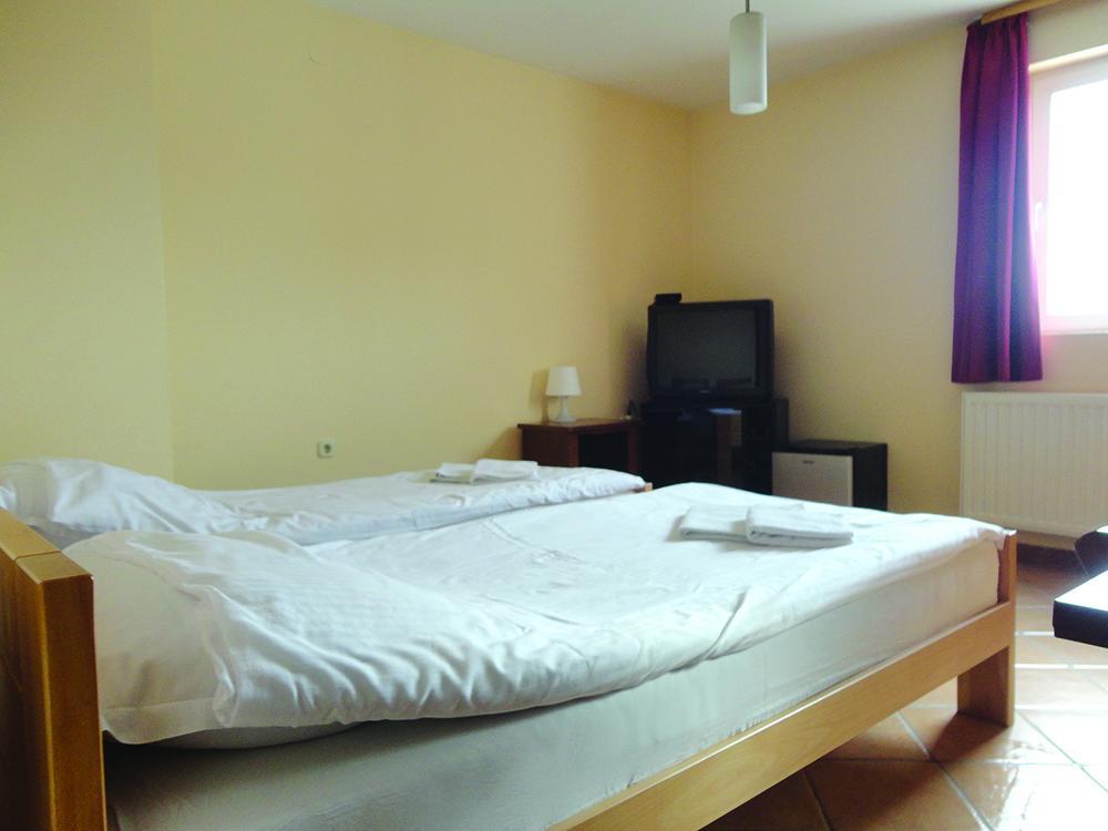 Prenociste "Magnus" Bed & Breakfast Славонски брод Екстериор снимка