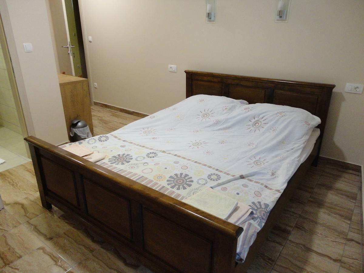 Prenociste "Magnus" Bed & Breakfast Славонски брод Екстериор снимка
