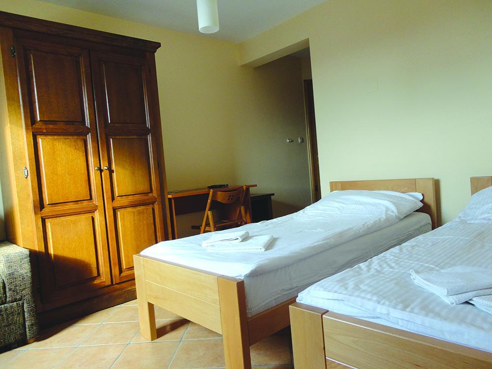 Prenociste "Magnus" Bed & Breakfast Славонски брод Екстериор снимка