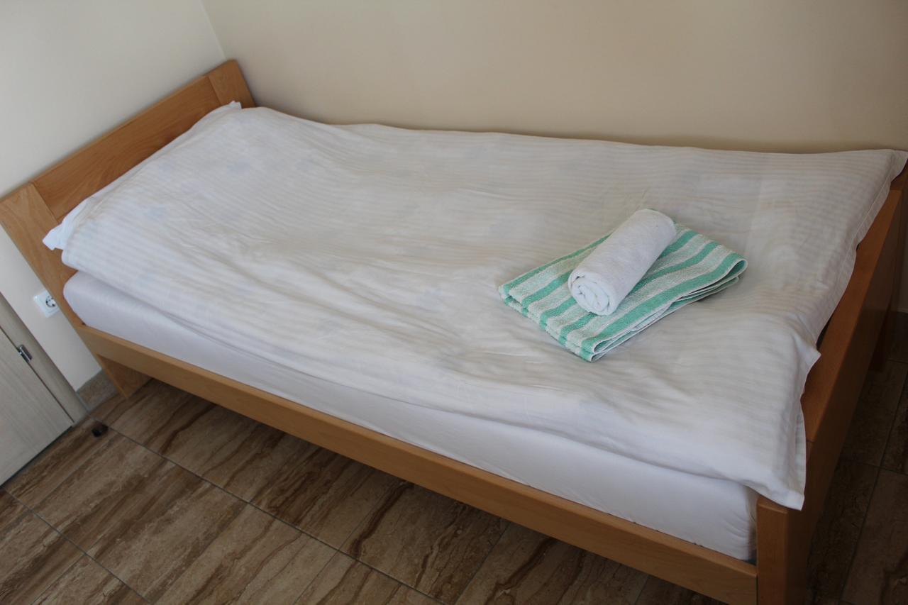 Prenociste "Magnus" Bed & Breakfast Славонски брод Екстериор снимка