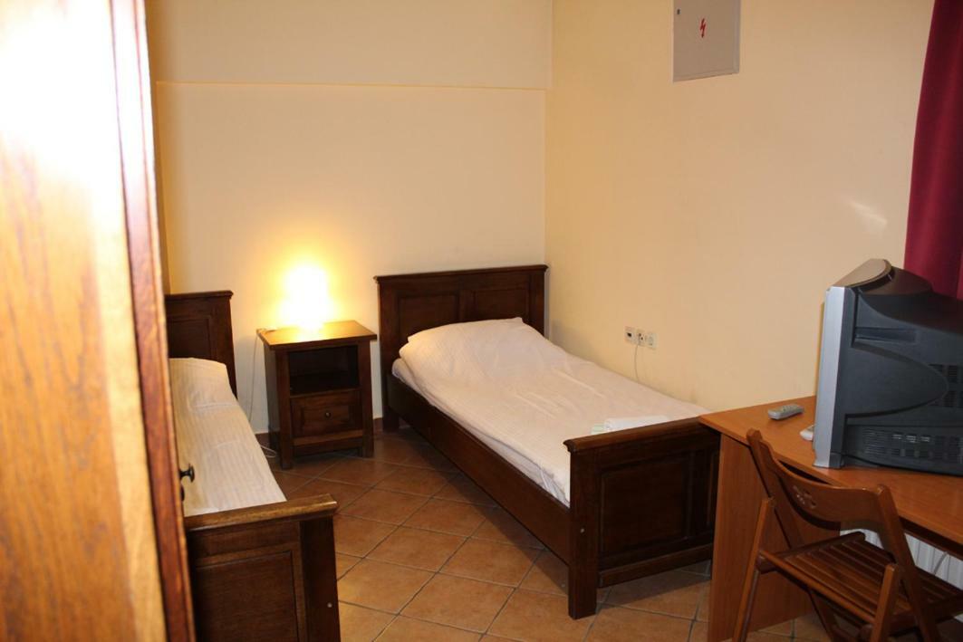 Prenociste "Magnus" Bed & Breakfast Славонски брод Екстериор снимка