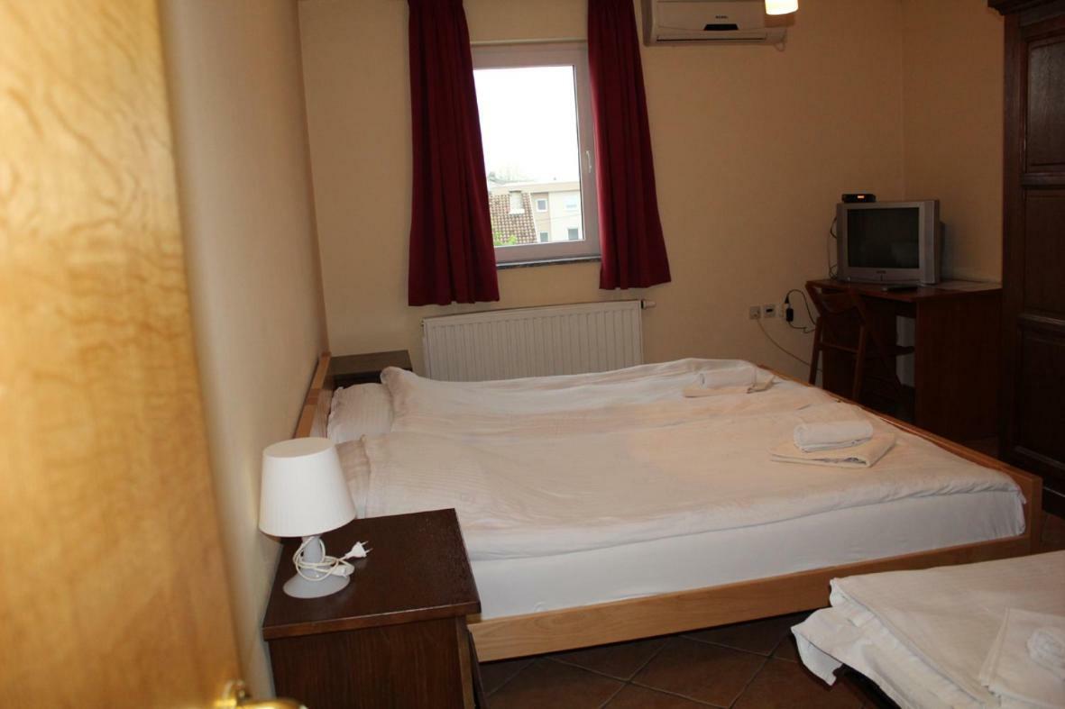 Prenociste "Magnus" Bed & Breakfast Славонски брод Екстериор снимка