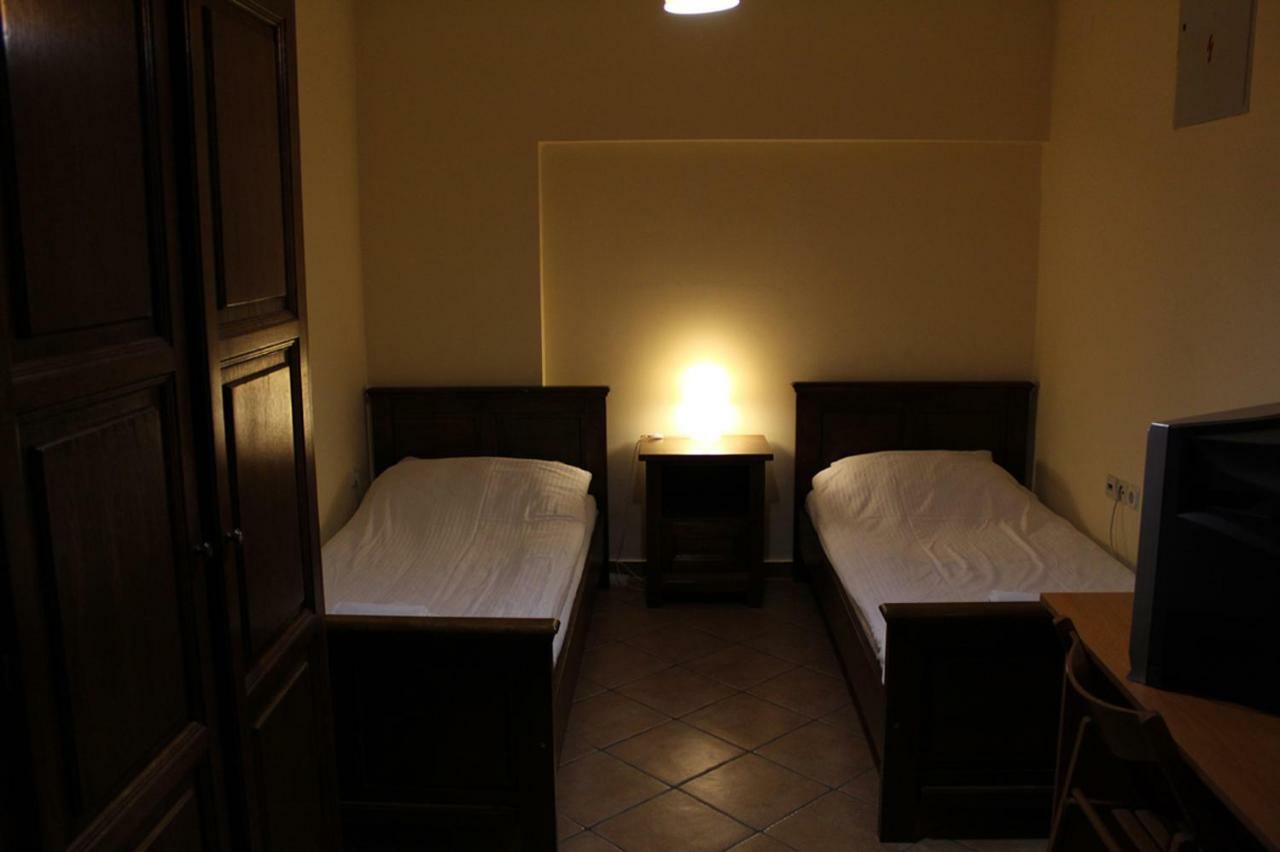 Prenociste "Magnus" Bed & Breakfast Славонски брод Екстериор снимка
